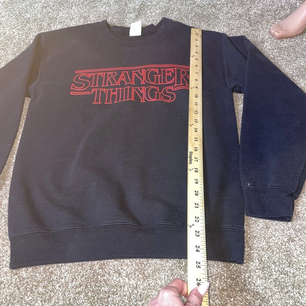 Gildan Stranger Things sweatshirt black/red long sleeve graphic spell out SZ SM - Picture 6 of 8